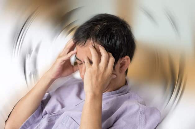 Đau đầu, chóng mặt, buồn nôn là các tác dụng phụ của một số thuốc chống trầm cảm